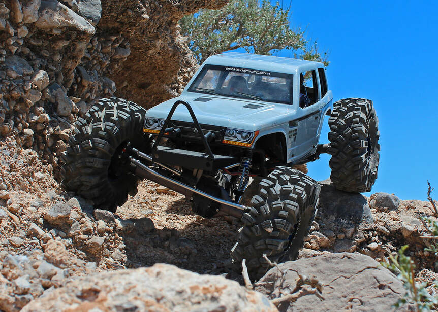 Axial Wraith with 2.2 USD Sticky Tire